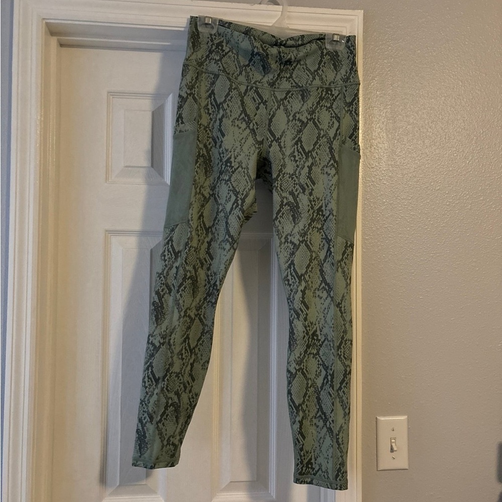 Fabletics High waisted Powerhold Leggings